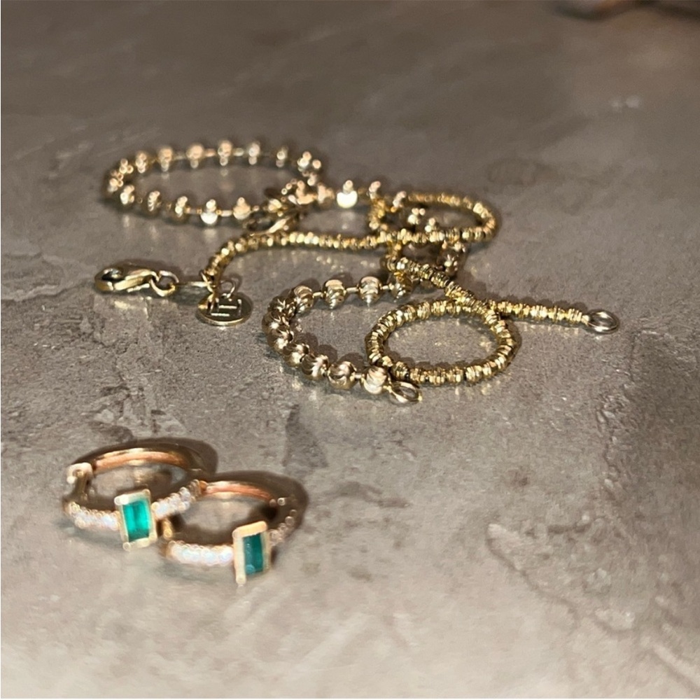14k Yellow Gold Pair Emerald Huggies Like Jacquie Aiche Baguette Mini Hoops